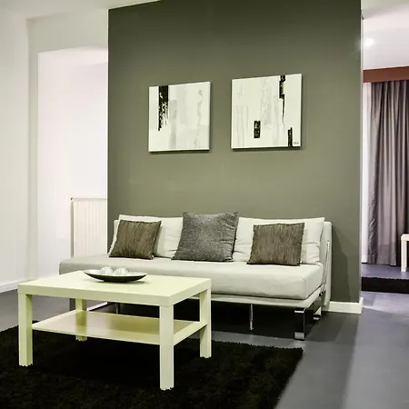 Apartahotel Living 3*