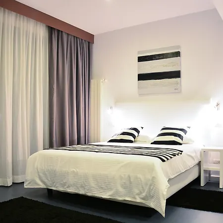 Living Apartahotel 3*