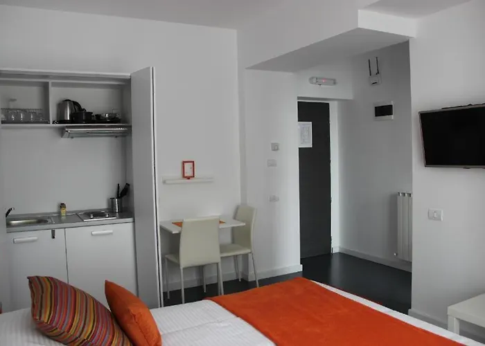 Aparthotel Living 3*