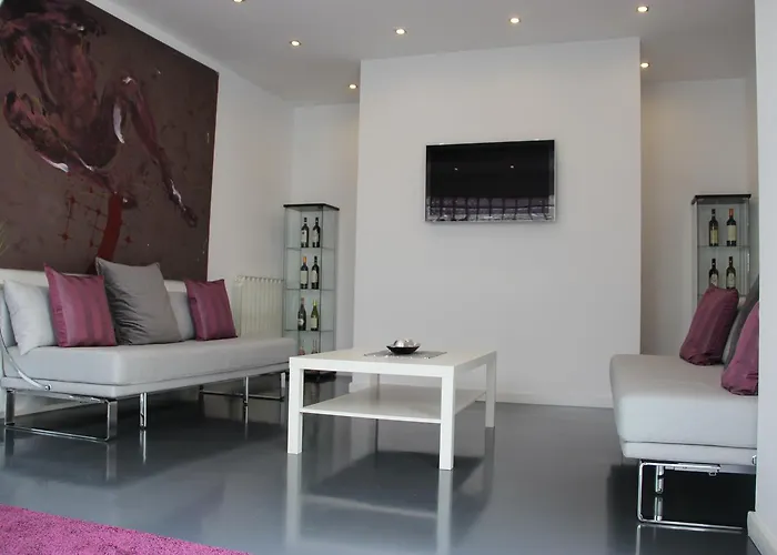 Aparthotel Living 3*