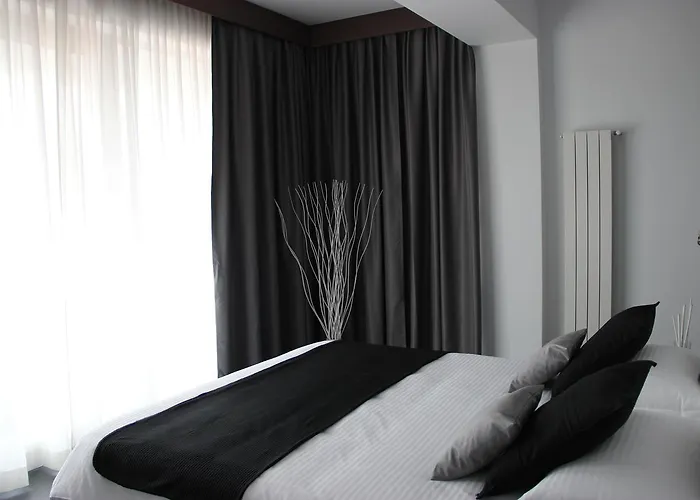 Aparthotel Living 3*